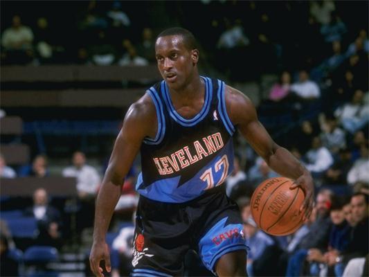 还承担防守 还承担防守